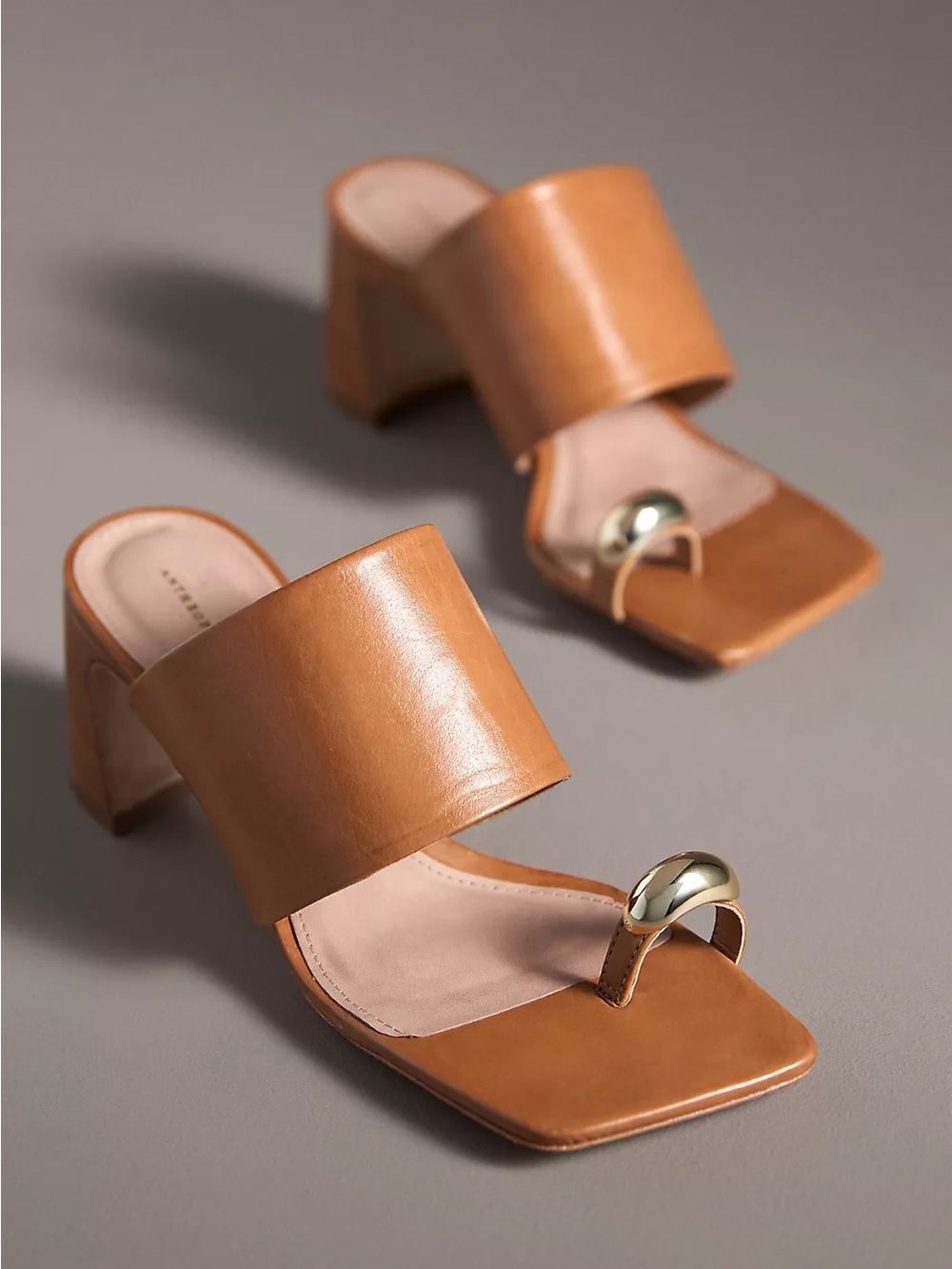 NIB Anthropologie square toe block heel toe ring leather mules in tan